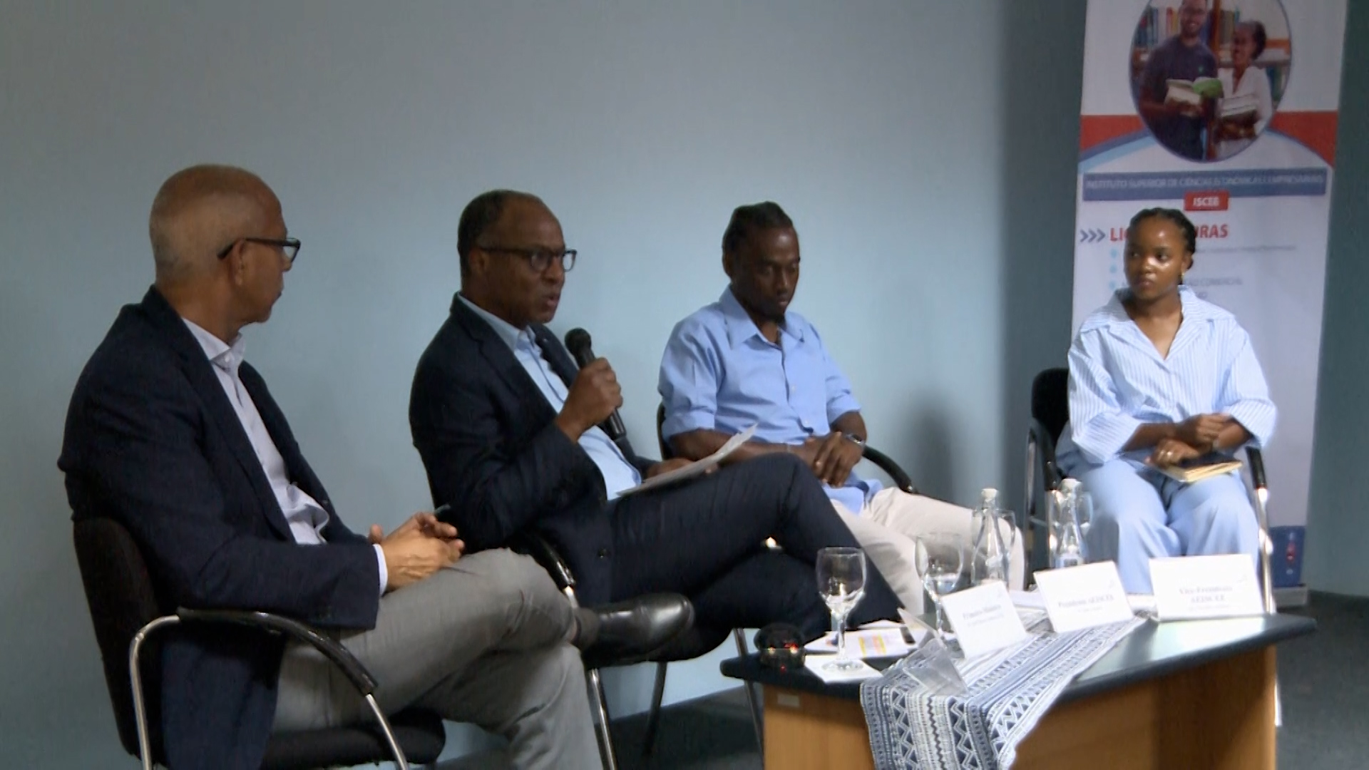 PM garante soluções para a sustentabilidade do ensino superior em Conversa Aberta no ISCEE