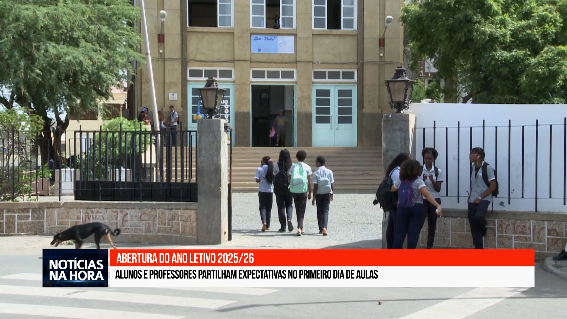 Abertura do ano letivo 2025/26: Alunos e professores partilham expectativas no primeiro dia de aulas