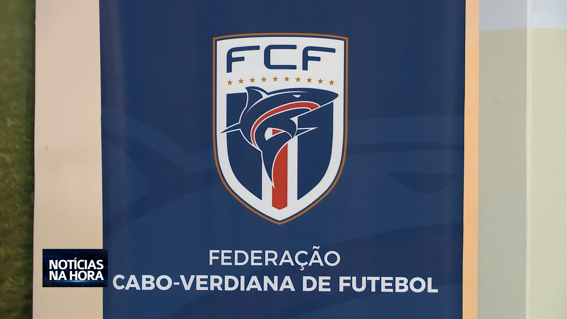 Federação CV de Futebol cede autocarros para facilitar transporte e reduzir custos a clubes.