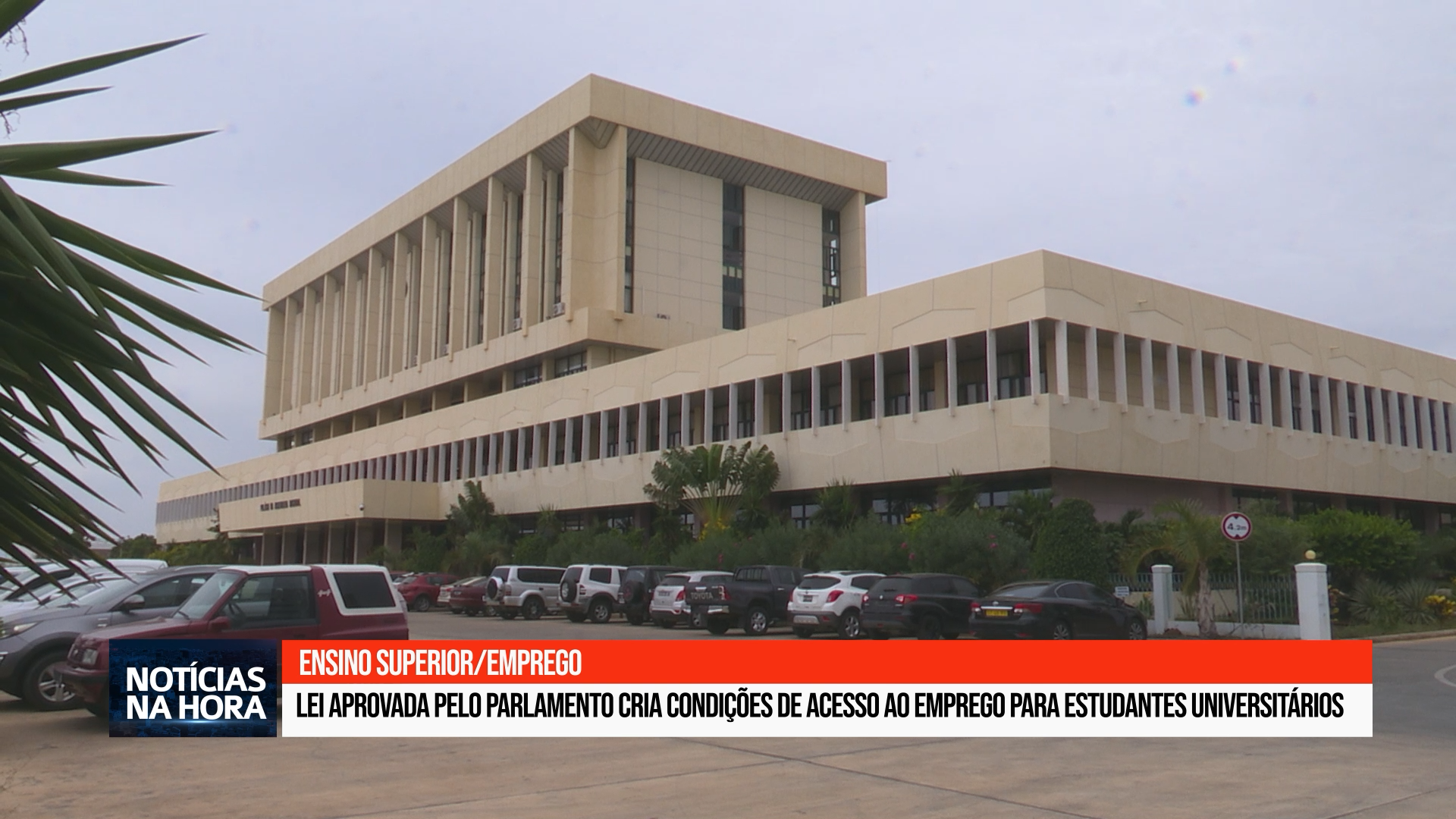 Lei aprovada pela Assembleia Nacional cria condições de acesso ao emprego para universitários.