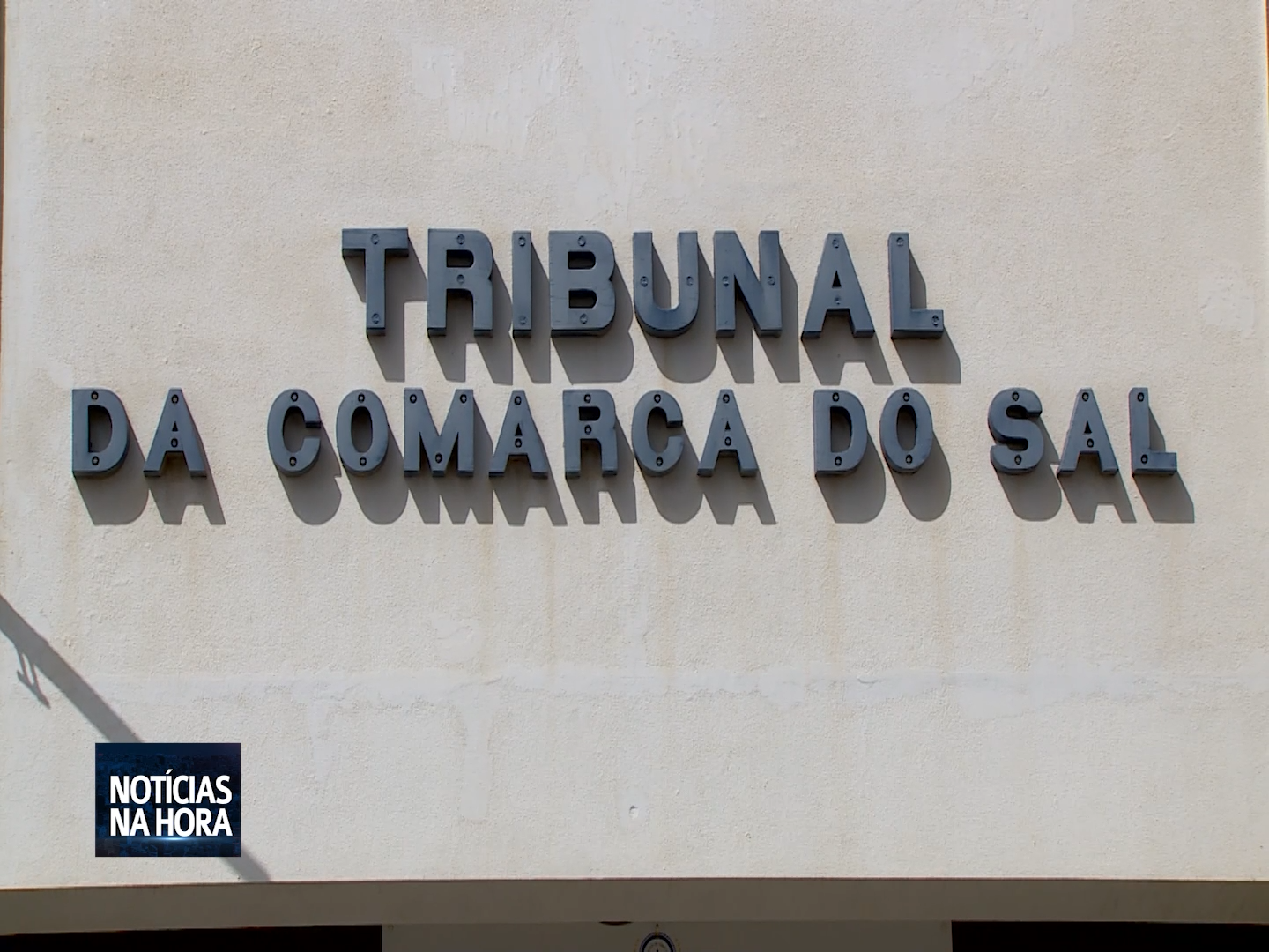 Individuo de 31 anos indiciado da prática de homicídio fica em prisão preventiva.