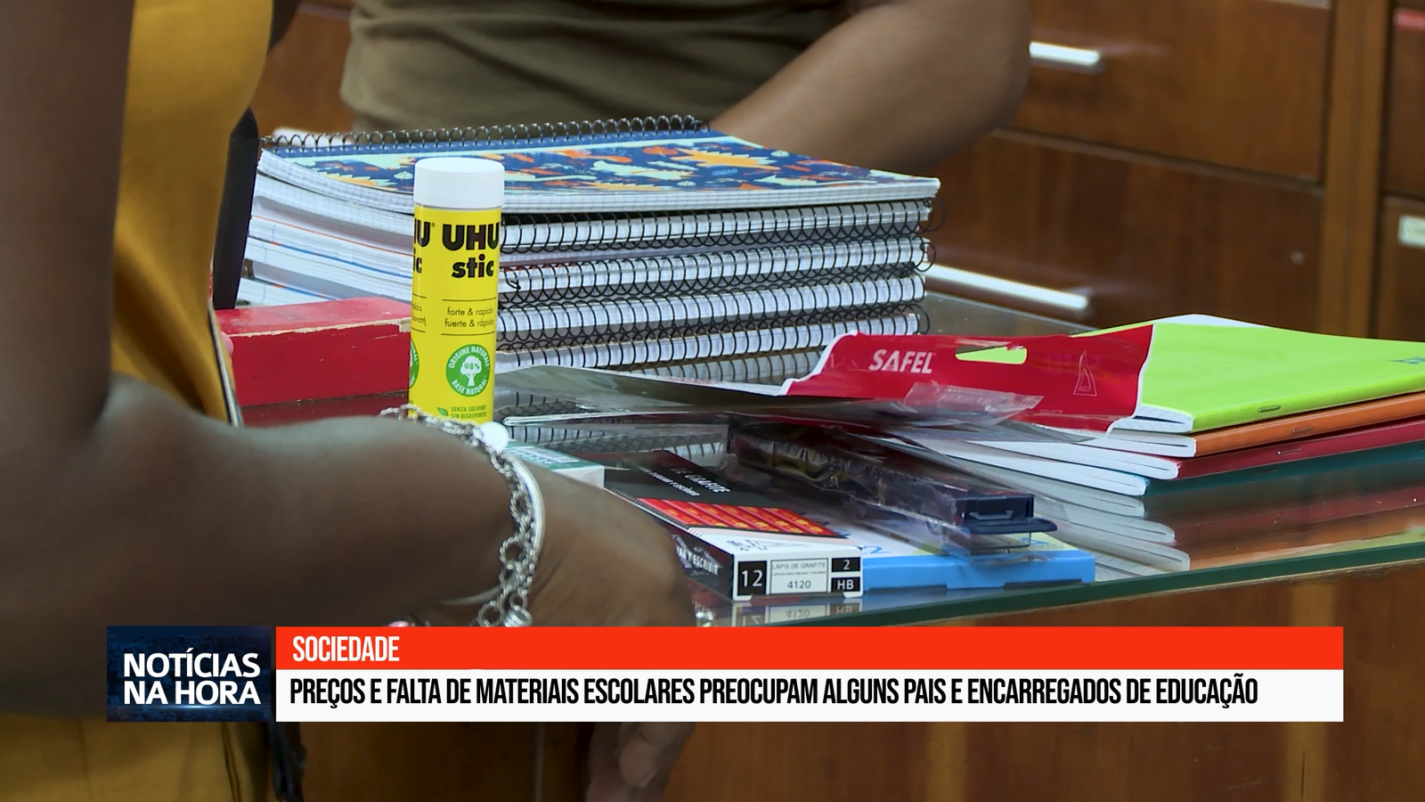 Preços e falta de materiais escolares preocupam alguns pais e encarregados de educação.